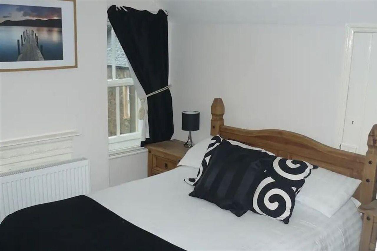 The Shrubbery Hotel Shepton Mallet Buitenkant foto